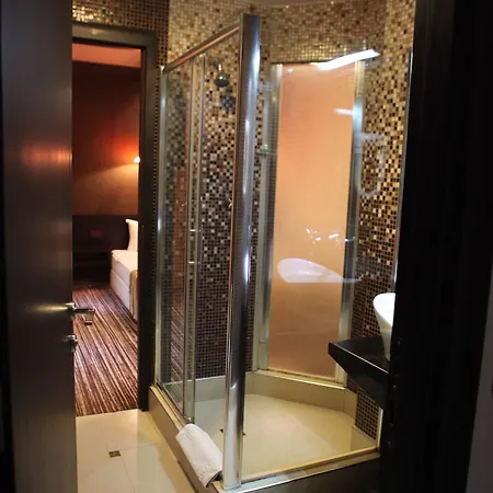 Hotel Design Mr President 4*
