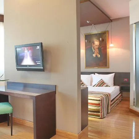 Hotel Design Mr President 4*