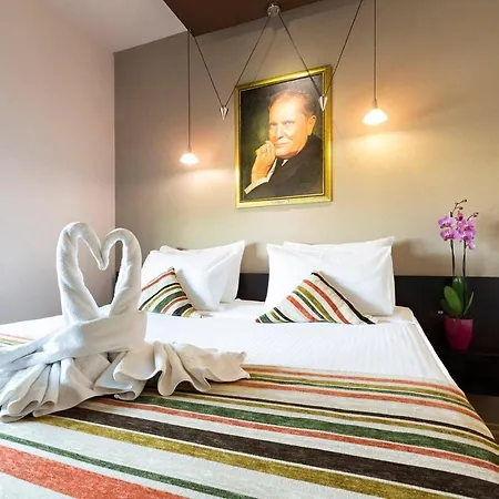 Hotel Design Mr President 4*