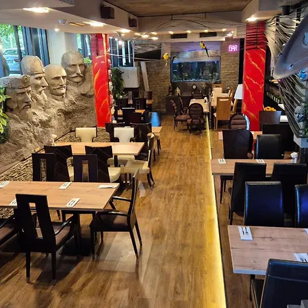 Hotel Design Mr President 4*